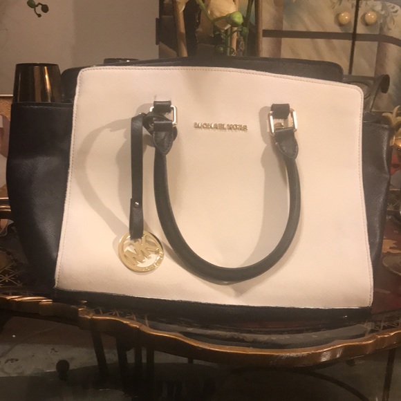 🎶🎶🎶 Classic Bag 🎶🎶🎶🎶 - Picture 2 of 8